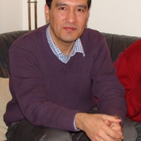 Yigitlarning mushuklarini silkitgan suratlari