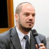 Jonas C. L. Valente