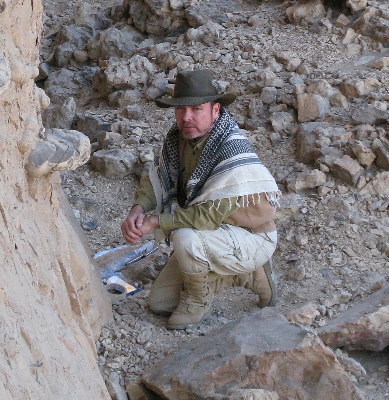 (PDF) The Enigmatic Netherworld Books of the Solar-Osirian Unity:  Cryptographic Compositions in the Tombs of Tutankhamun, Ramesses VI, and  Ramesses IX | John Coleman Darnell - Academia.edu