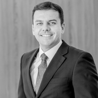Thiago Luís S Sombra - Universidade de Brasília - UnB