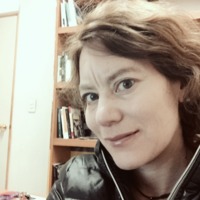 Where did tupac grow up image