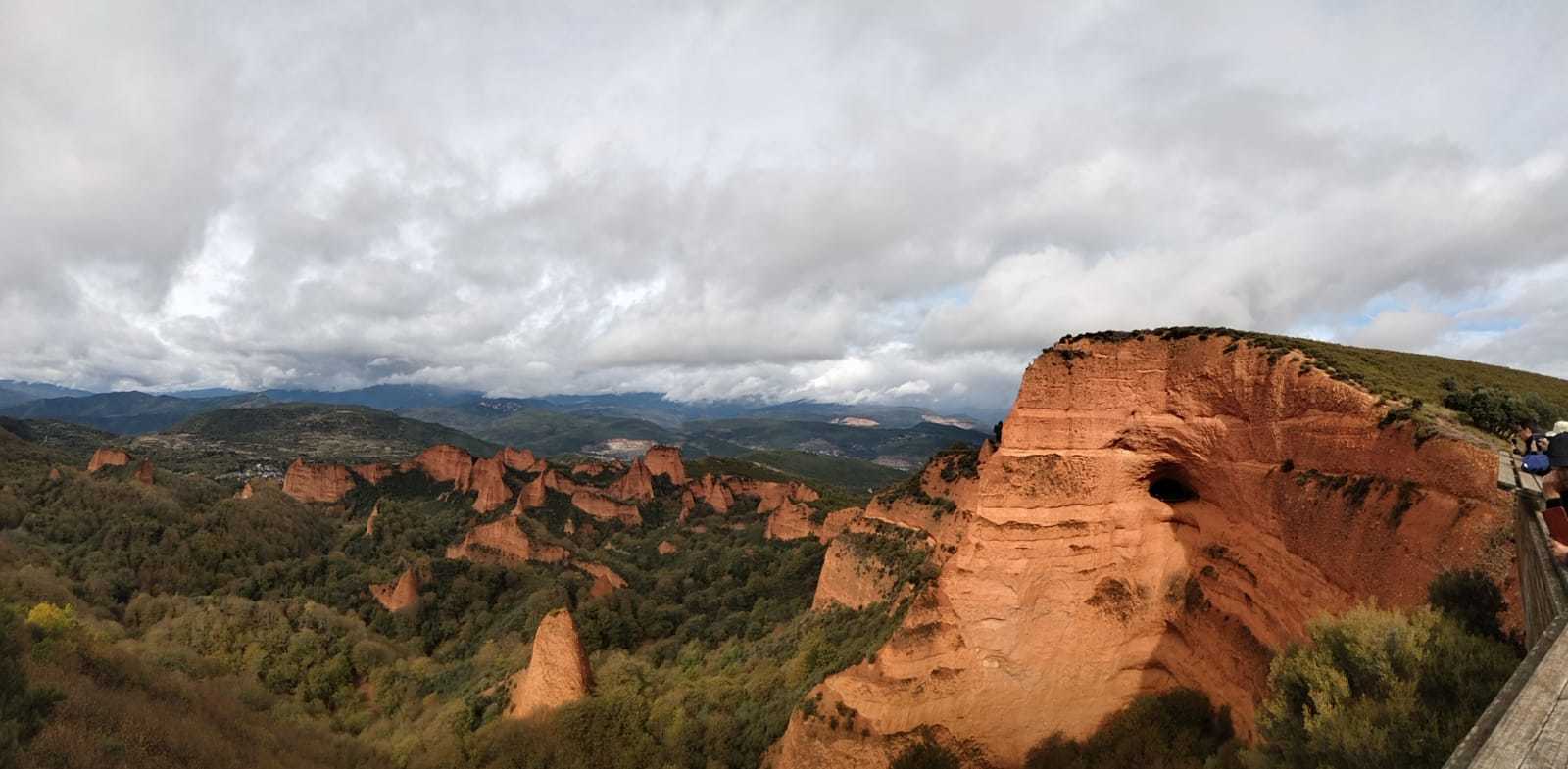 Aparición De Un Rostro Y Un Frutero En La Playa PDF) Pintura, cine y viceversa: la ejemplaridad del surrealismo | Irene  Sánchez Agudo - Academia.edu
